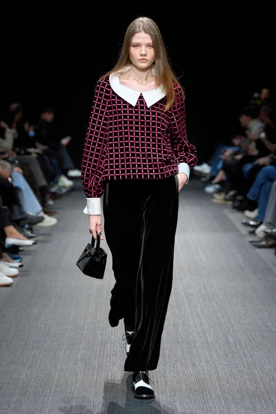 Look 64